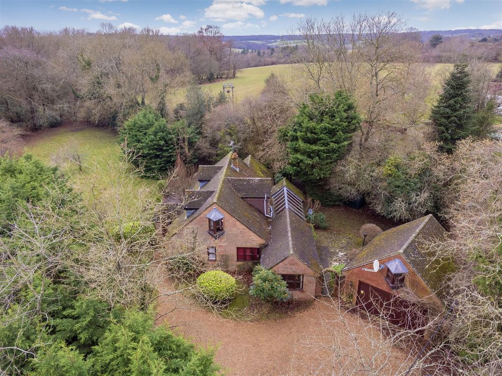 4 bed detached house for sale in Maidensgrove, HenleyOnThames RG9, £