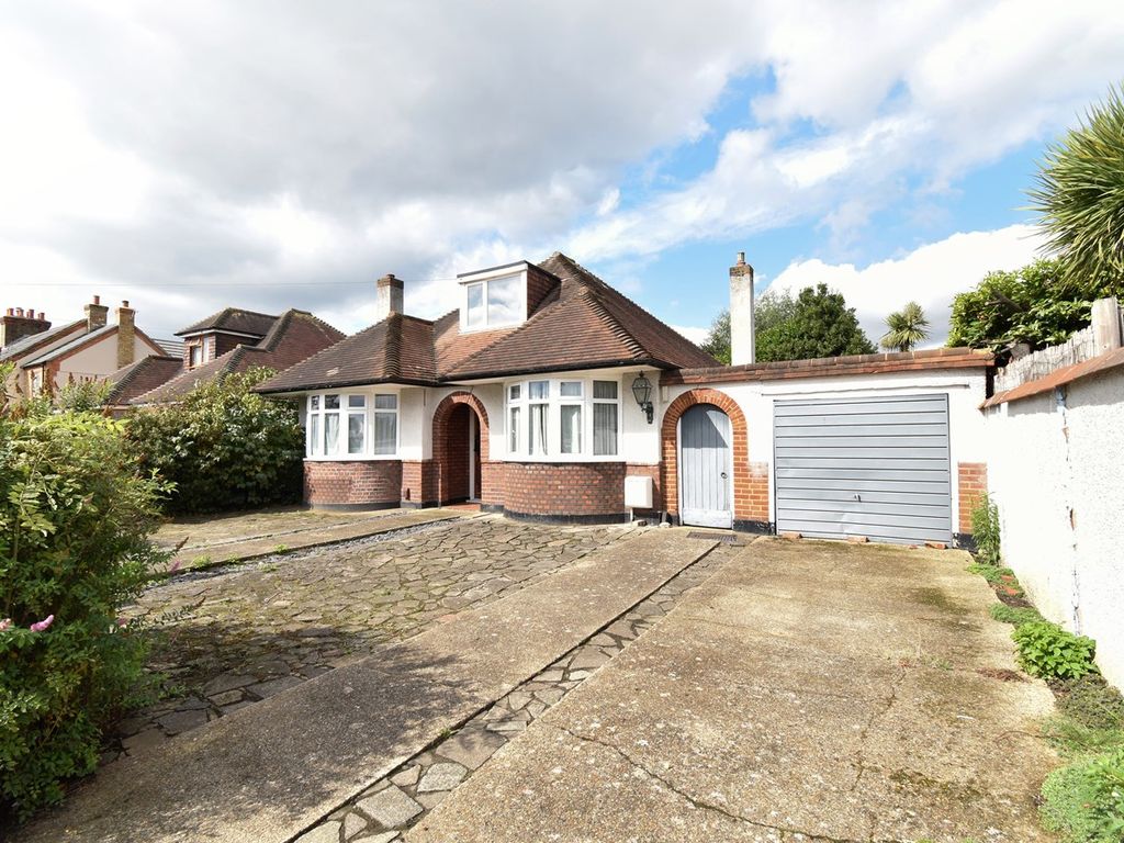 3 bed detached bungalow for sale in Braycourt Avenue, WaltonOnThames