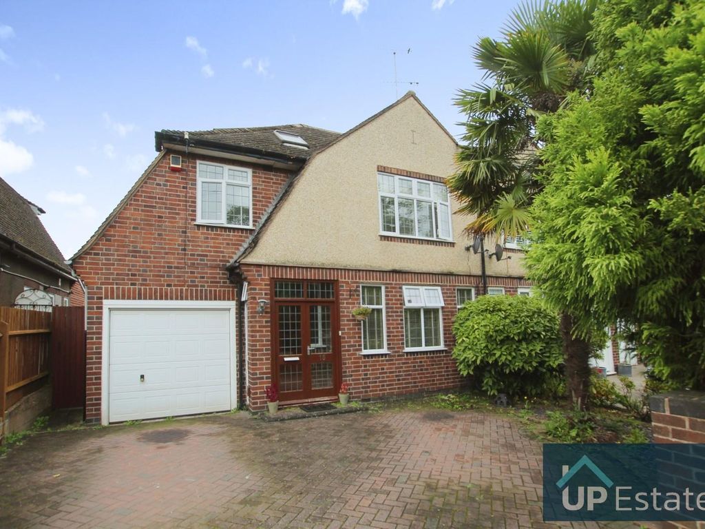 4 bed semidetached house for sale in Swinburne Avenue, Copsewood, Off