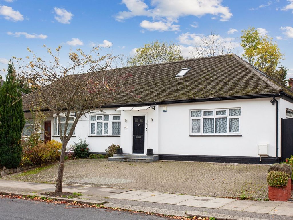 4 bed bungalow for sale in Highview Gardens, Edgware HA8 Zoopla