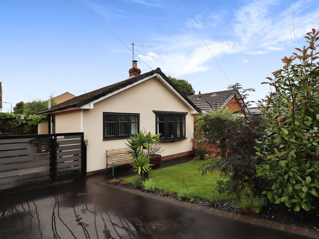 2 bed detached bungalow for sale in Beancroft Close, Doncaster DN11, £