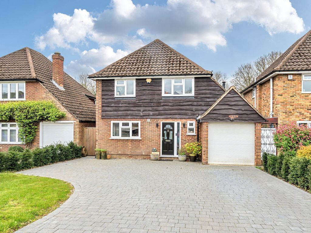 4 bed detached house for sale in Bunby Road, Stoke Poges