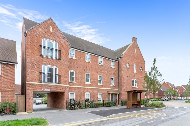 2 bed flat for sale in Woodpecker House, ber Street, Horley, Surrey