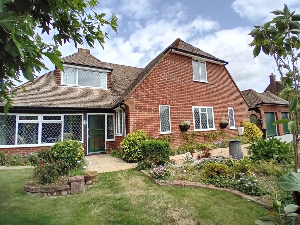 4 bed detached house for sale in De La Warr Road, Bexhill On Sea TN40