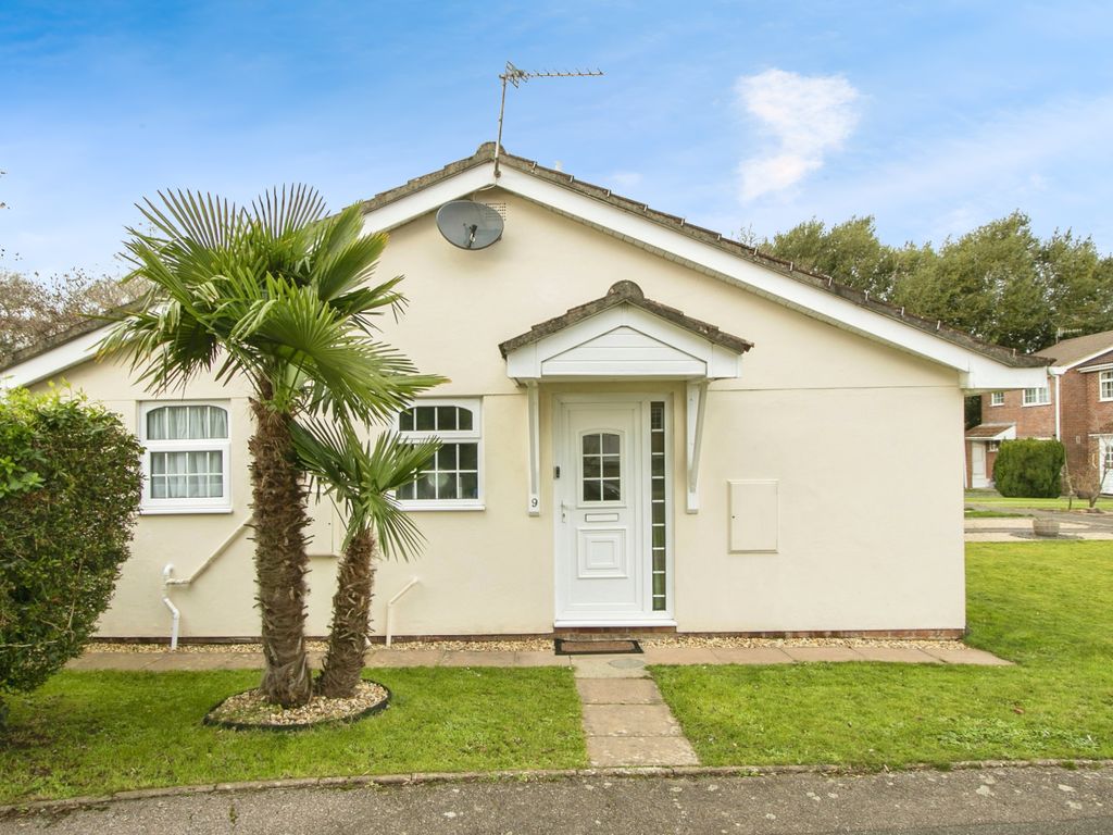2 bed bungalow for sale in Garsdale Close, Bearcross, Bournemouth