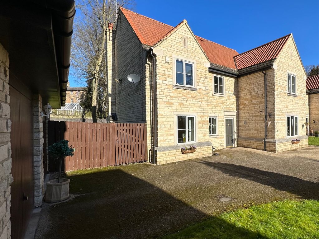 6 bed detached house for sale in Dalton Walk, Burghwallis, Doncaster