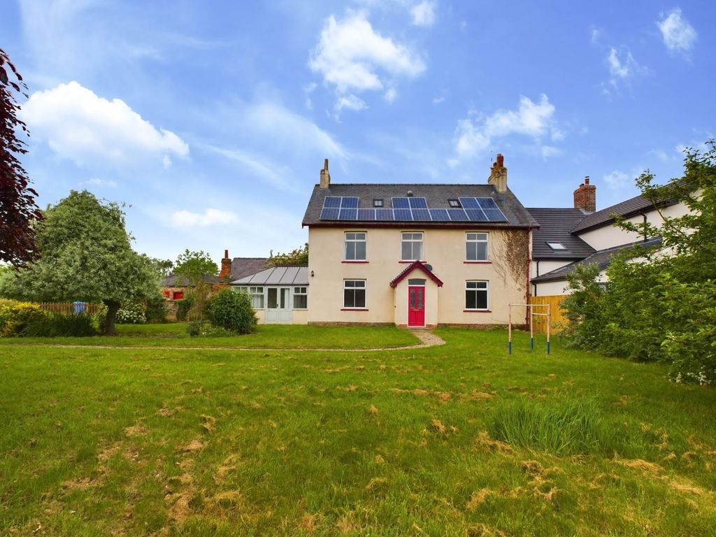5 bed semidetached house for sale in Grange Road, Leconfield, Beverley