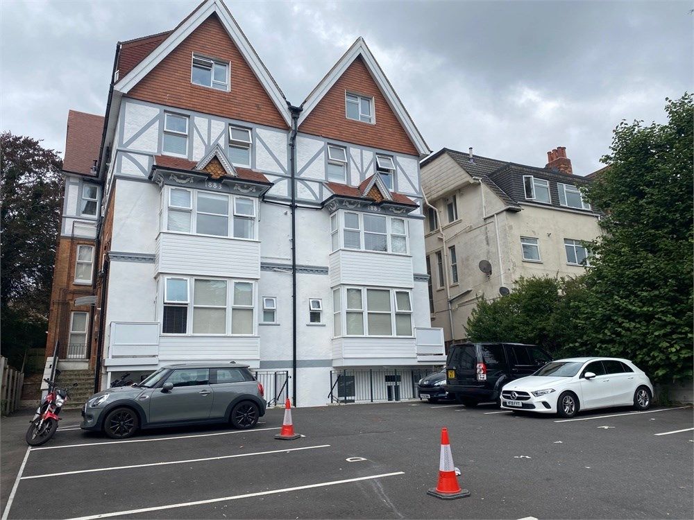 Studio to rent in 434436 Christchurch Road, Bournemouth, Dorset BH1