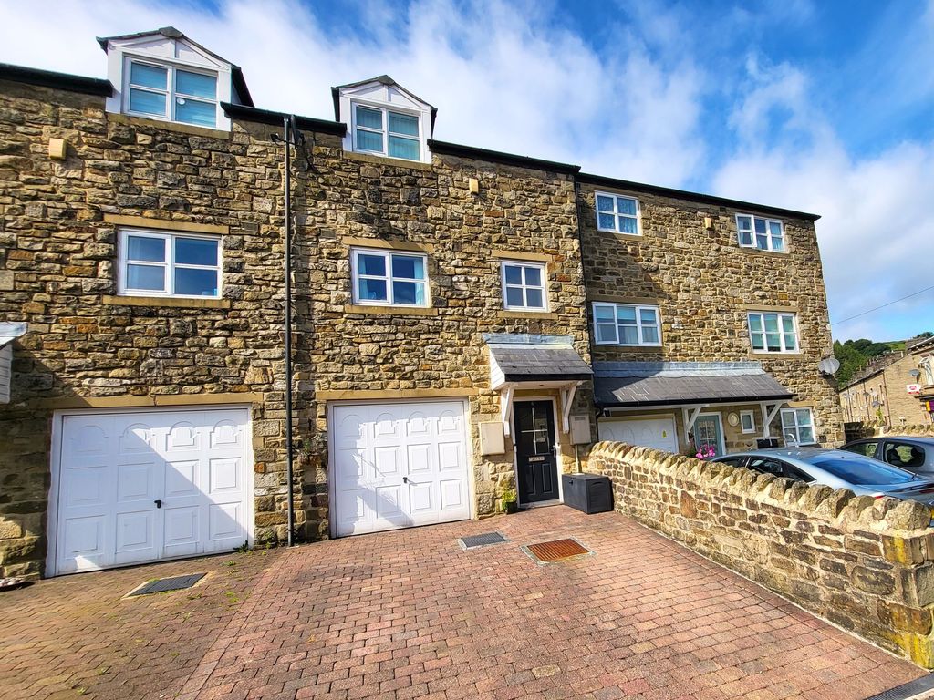 3 bed semidetached house for sale in Jubilee Way, Todmorden OL14, £