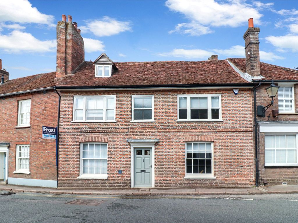 5 bed terraced house for sale in Church Street, Chesham