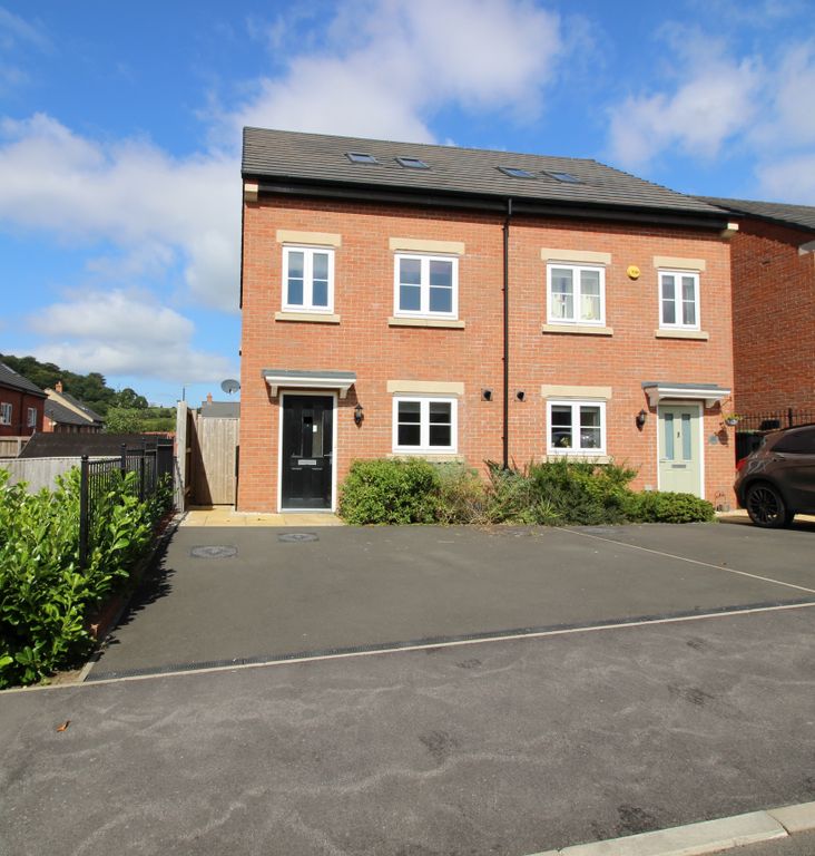 3 bed semidetached house to rent in Hawthorn Drive, Glossop