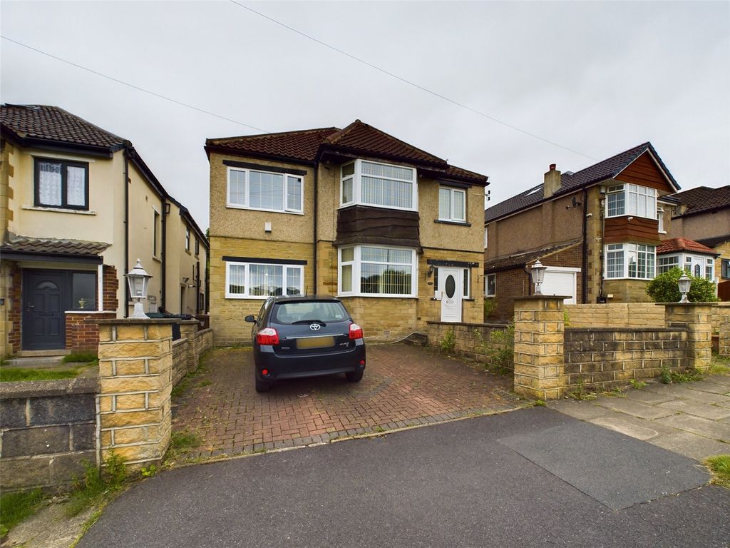 6 bed detached house for sale in Heaton Park Drive, Bradford, West