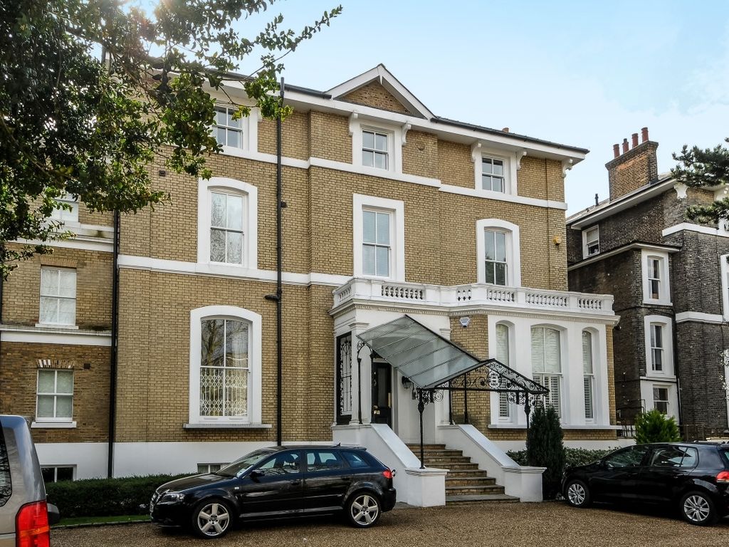 2 bed flat to rent in St. Johns Park, London SE3, £1,900 pcm Zoopla