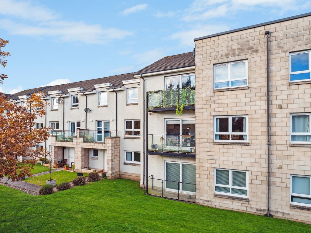 2 bed flat for sale in Stance Place, Larbert FK5, £155,000 Zoopla