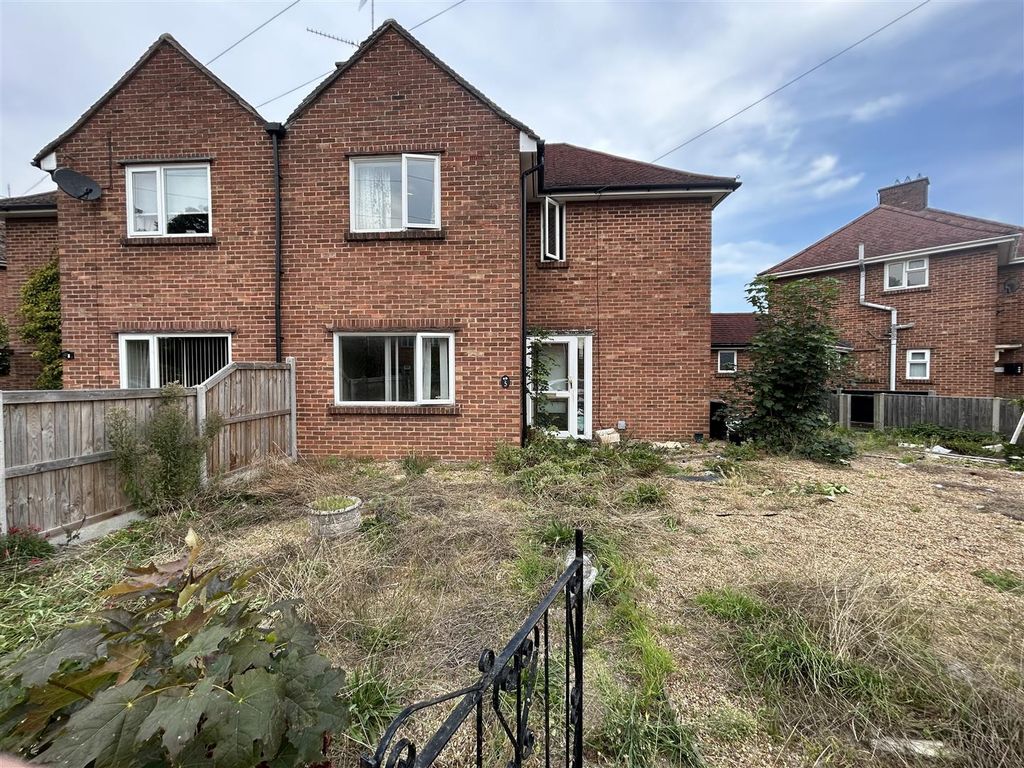 3 bed semidetached house for sale in Joyce Road, Bungay NR35, £150,000