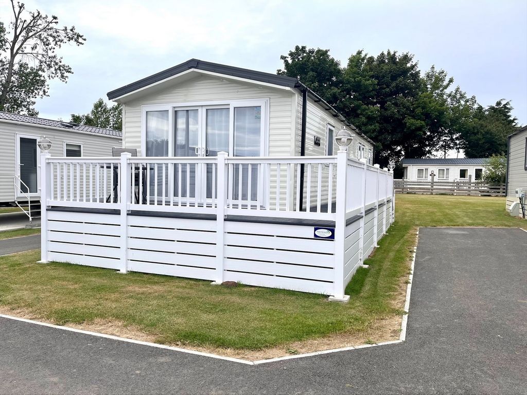 3 bed property for sale in Dymchurch Road, New Romney TN28 Zoopla