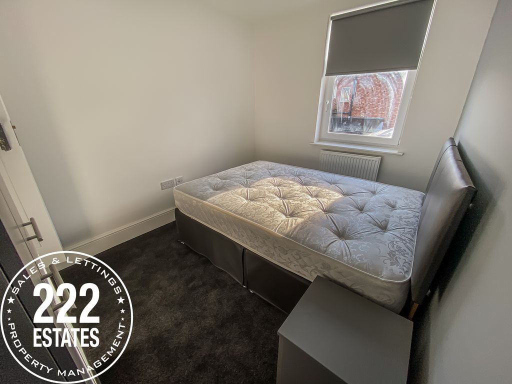 Room to rent in Padgate Lane, Warrington WA1, £550 pcm Zoopla