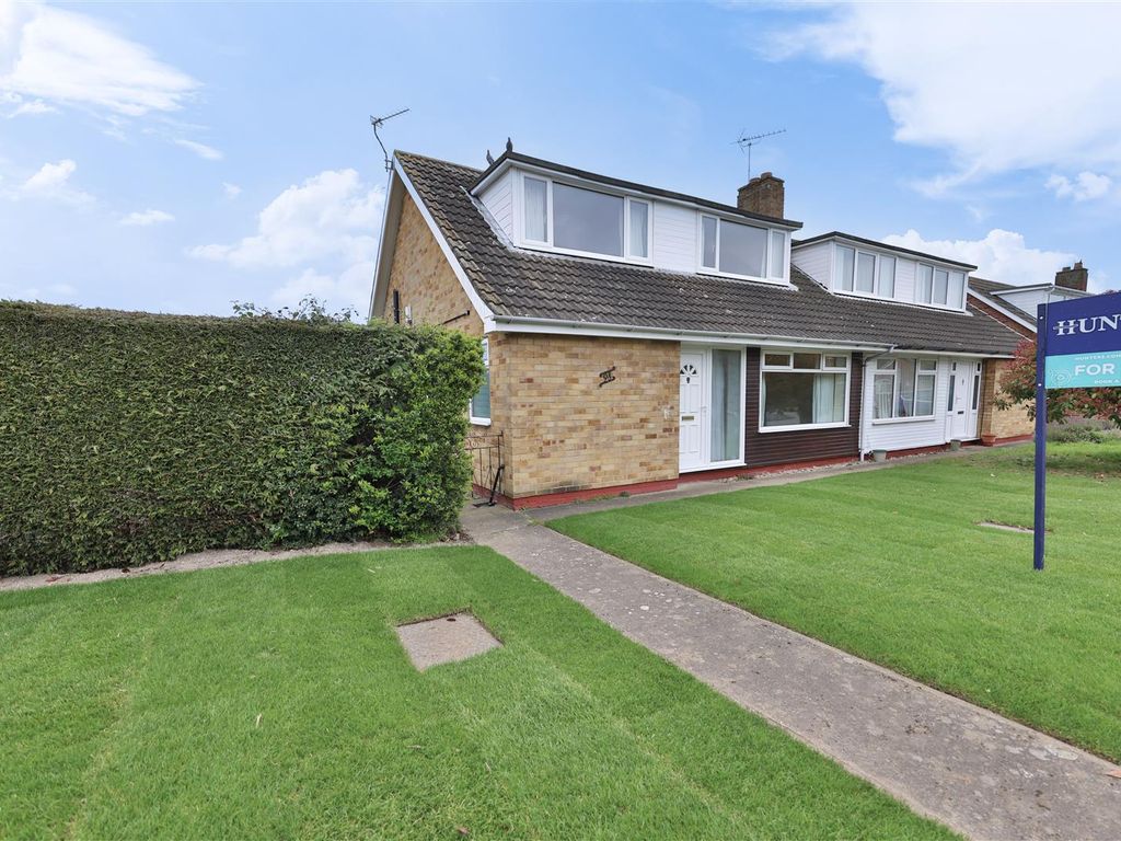 3 bed semidetached bungalow for sale in Beech Avenue,