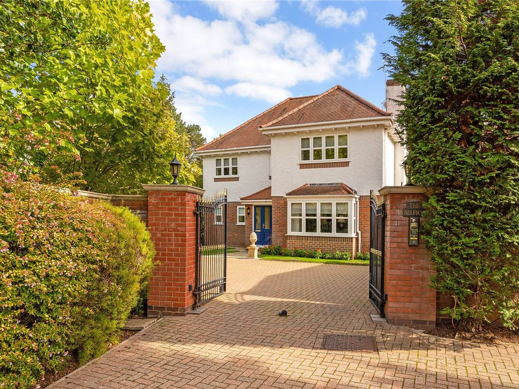 4 bed detached house for sale in Whinshill Court, Cross Road