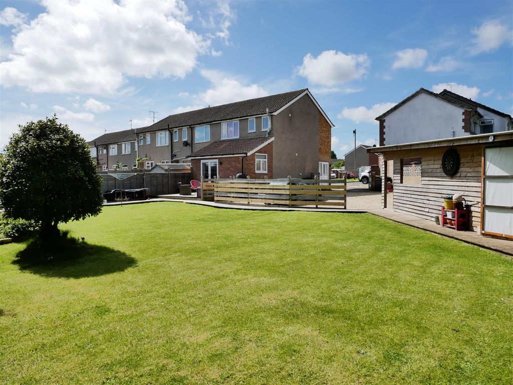 3 bed semidetached house for sale in Braemor Road, Calne SN11, £