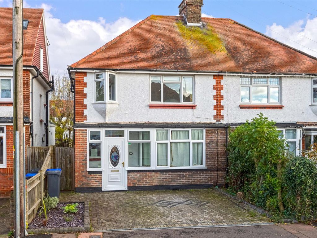 4 bed property to rent in Haynes Road, Worthing BN14, £1,950 pcm Zoopla