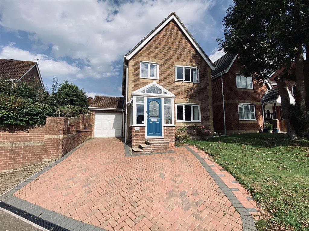 3 bed detached house for sale in Periwinkle Drive, Plympton, Plymouth