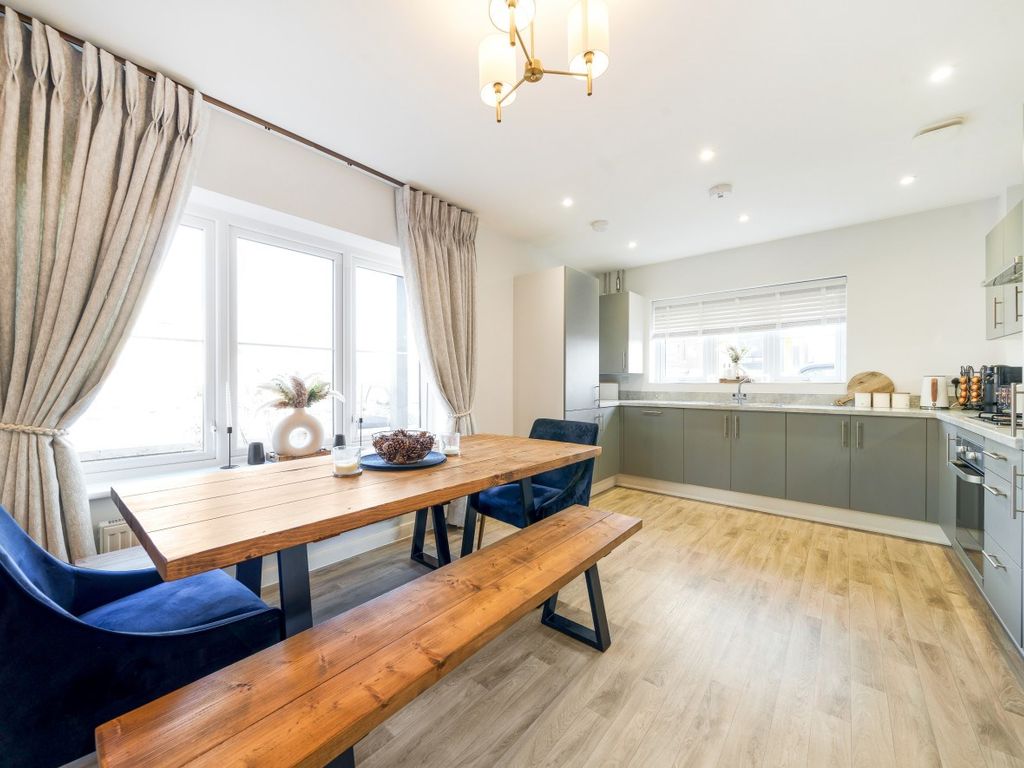 2 bed flat for sale in Bell Farm Way, Hersham, WaltonOnThames KT12, £