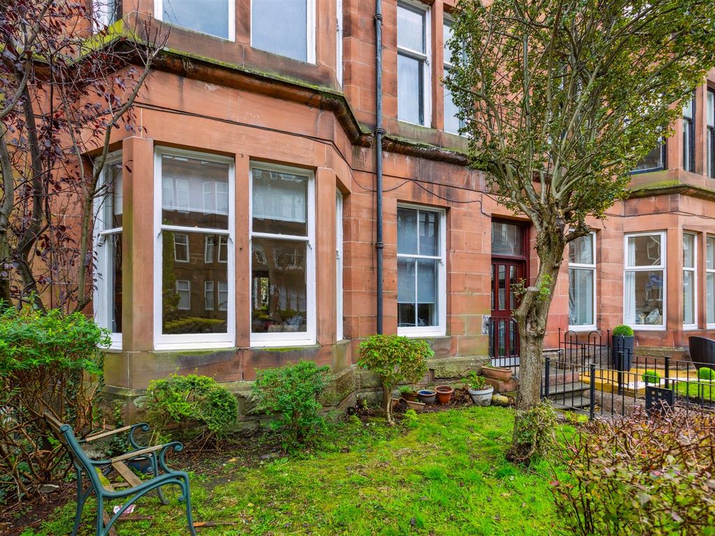 2 bed flat for sale in Novar Drive, Dowanhill, Glasgow G12, £209,000