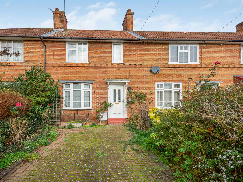 3 bed terraced house for sale in Abbots Road, Edgware HA8 Zoopla