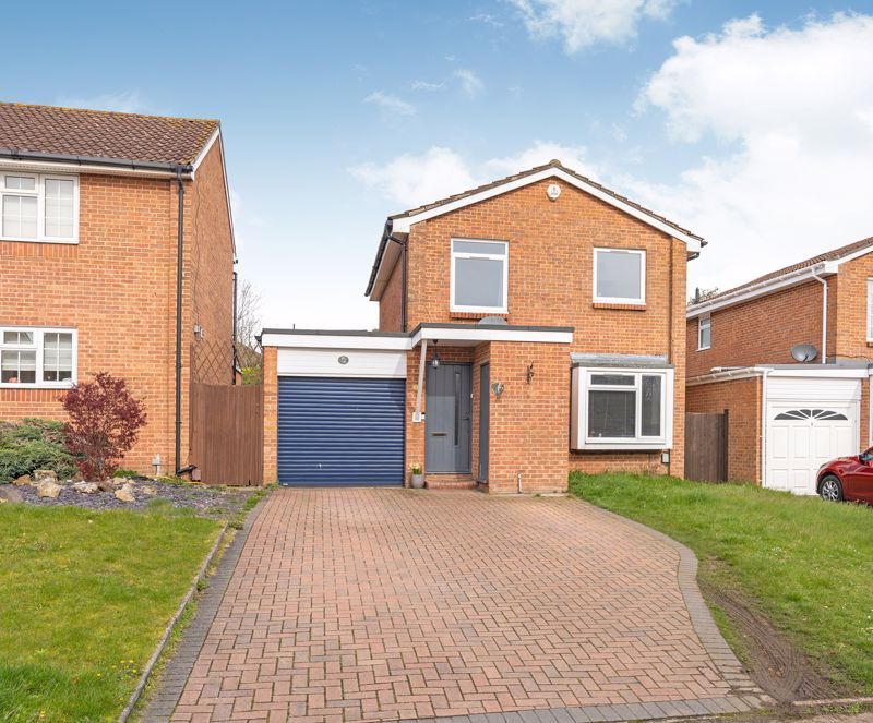 3 bed detached house for sale in Stapleton Road, Orpington BR6 Zoopla
