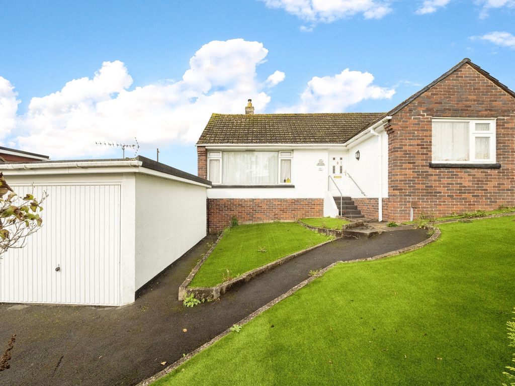 3 bed bungalow for sale in Newtake Rise, Newton Abbot, Devon TQ12, £