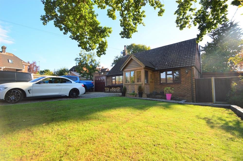 4 bed detached bungalow for sale in Hawthylands Road, Hailsham BN27