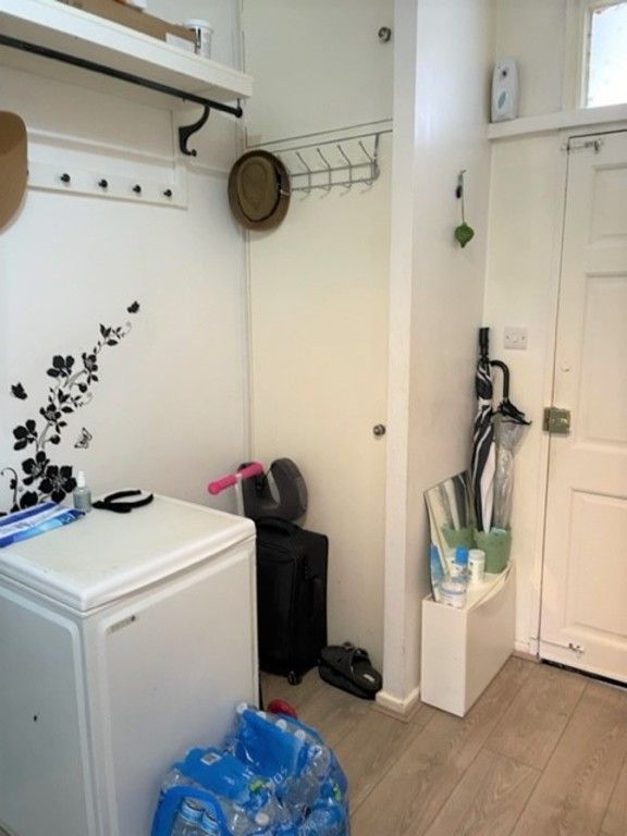 2 bed flat for sale in Hallfield Estate, London W2, £490,000 Zoopla