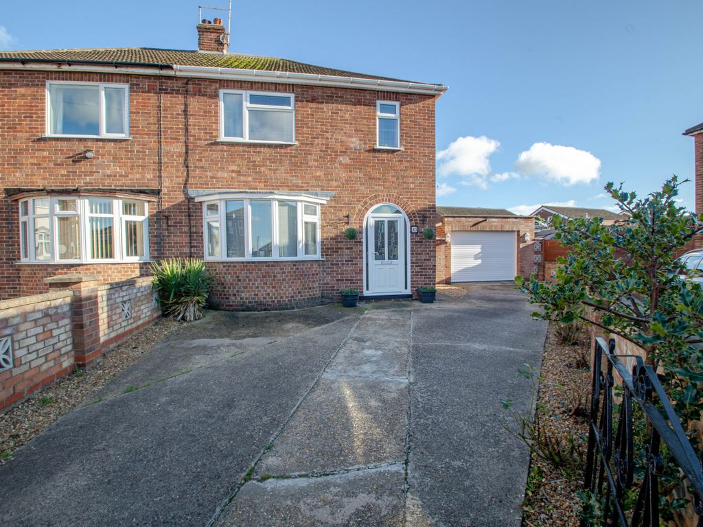 3 bed semidetached house for sale in Andrea Close, Stanground, Peterborough PE2, £285,000 Zoopla