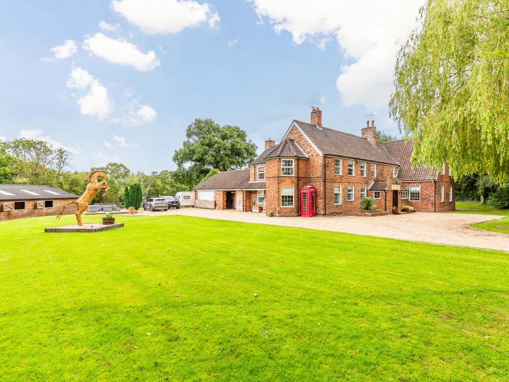 5 bed detached house for sale in The Old School House, Haughton