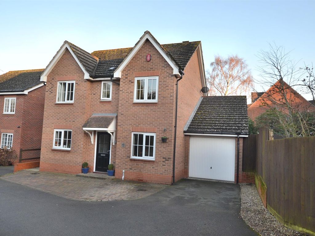 4 bed detached house for sale in Abbey Close, Shepshed, Loughborough
