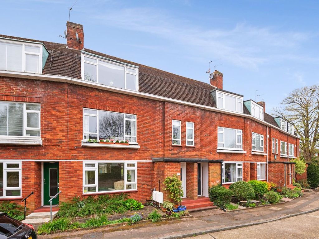 2 bed for sale in Park Road, Banstead SM7, £425,000 Zoopla