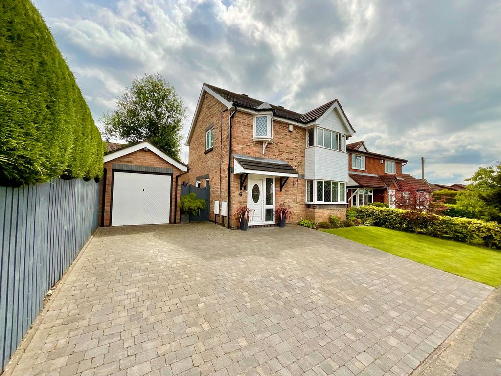 3 bed detached house for sale in Fairlawn Close, StokeOnTrent ST3, £