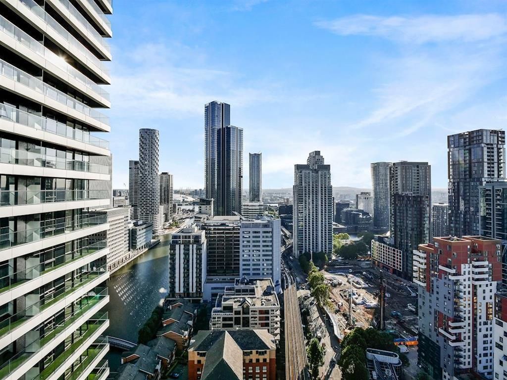 The Wardian Hobart Building London E14