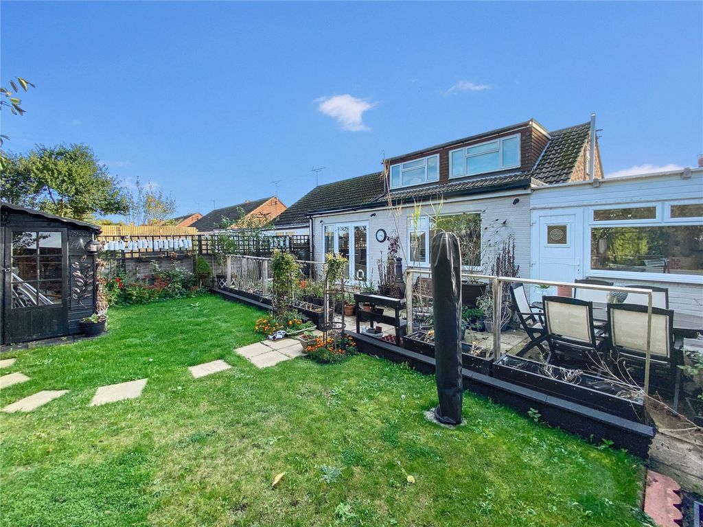 2 bed semidetached house for sale in Frognal Gardens, Teynham