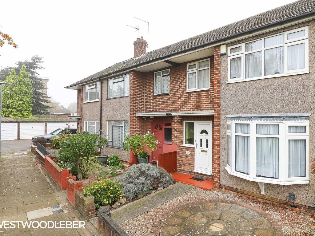 3 bed terraced house for sale in Hanbury Close, Cheshunt, Waltham Cross