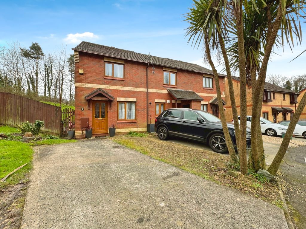 2 bed end terrace house for sale in Ffordd Scott, The Fairways
