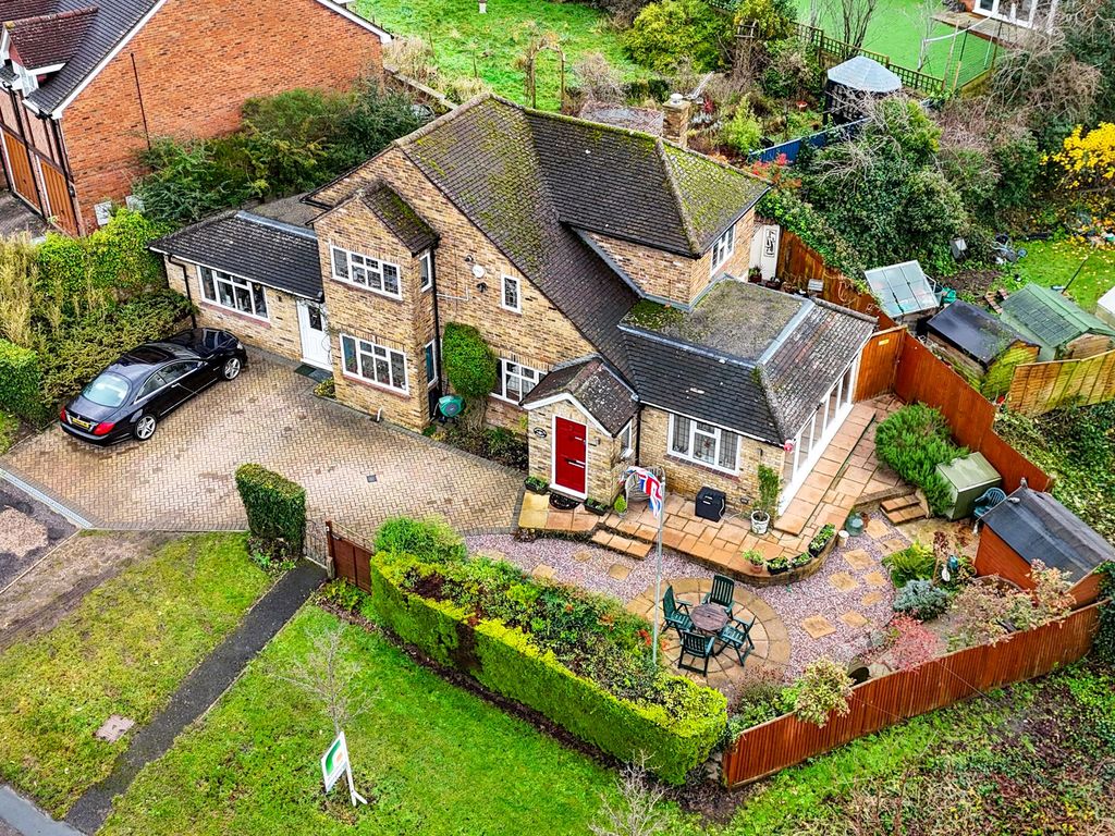 4 bed detached house for sale in Rickmansworth Lane, Chalfont St. Peter