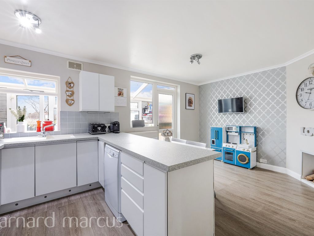 3 bed terraced house for sale in Prince Albert Square, Redhill RH1, £