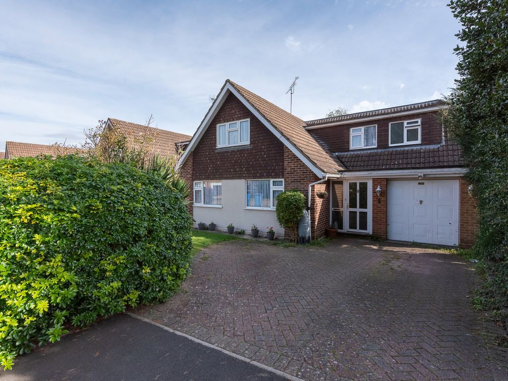 5 bed detached house for sale in Frogmore Park Drive, Blackwater