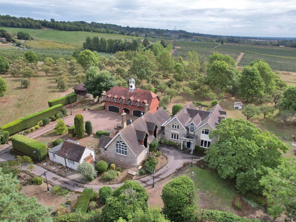 4 bed detached house for sale in East Street, Hunton, Maidstone, Kent