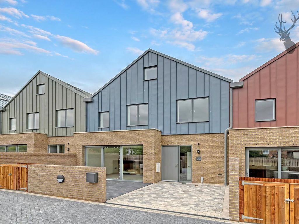 New home, 3 bed property for sale in Charles Street, Epping CM16, £695,000 Zoopla