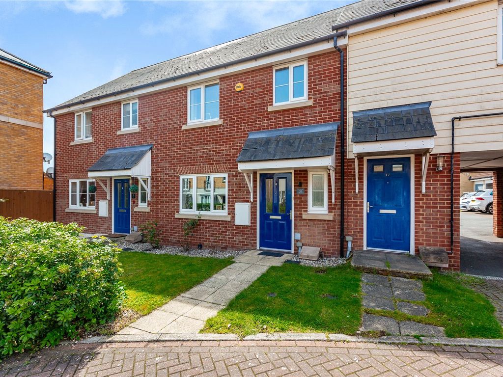 3 bed terraced house for sale in College Lane, Dunton Fields SS15, £