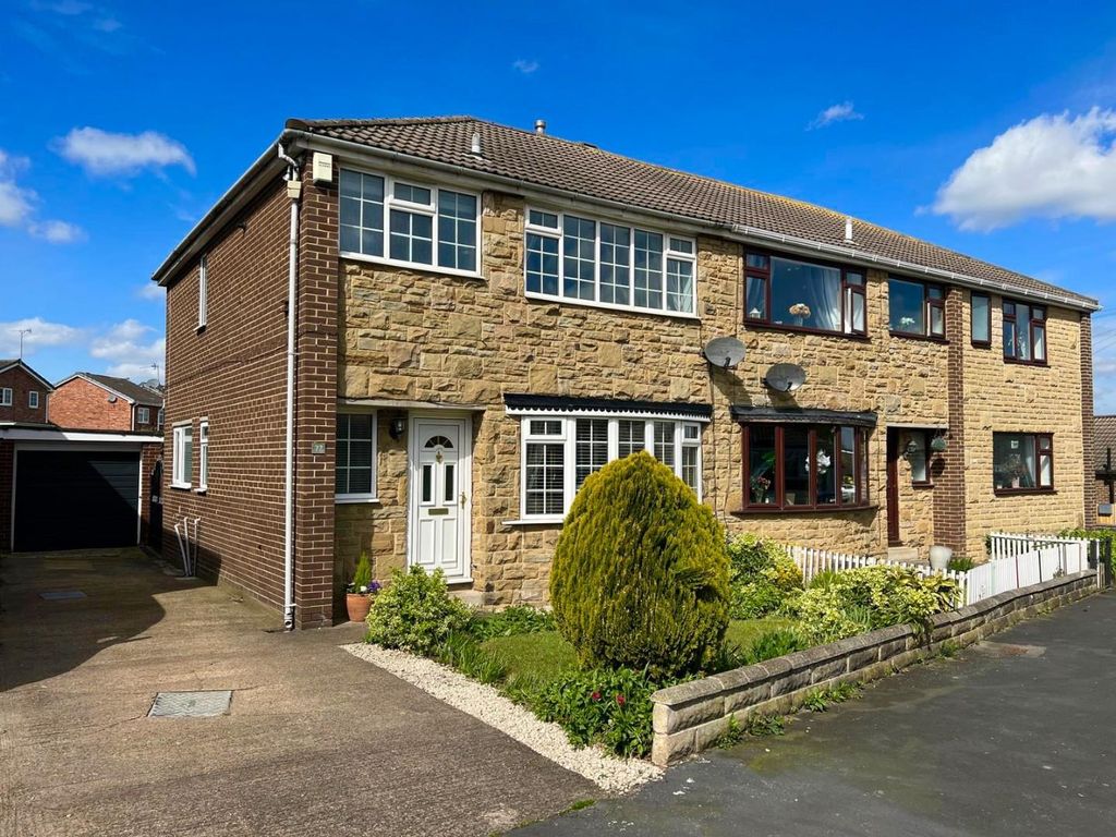 3 bed semidetached house for sale in Grove Park, Calder Grove