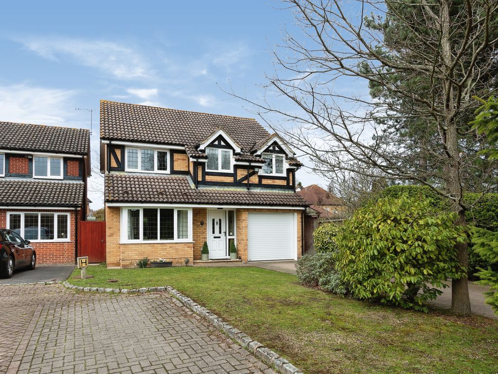 4 bed detached house for sale in Kerria Way, Woking GU24, £700,000 Zoopla